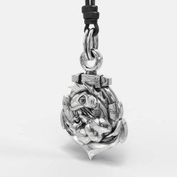 Collier en argent oxydé avec ancre et requin 0397