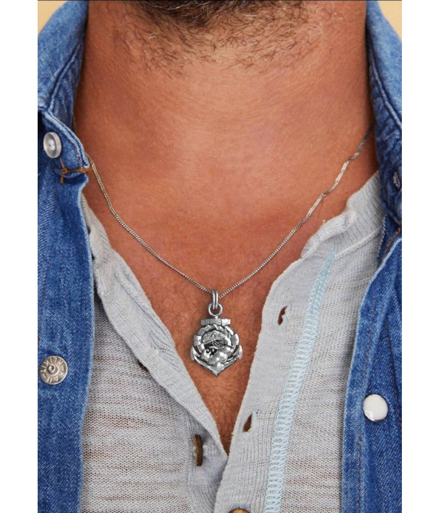 Collier en argent oxydé avec ancre et requin 0397