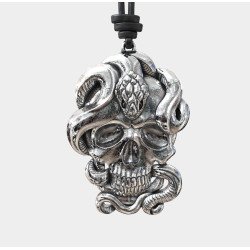 Calavera con collar de plata de serpiente, colgante de calavera gótica oxidada 925K 0307