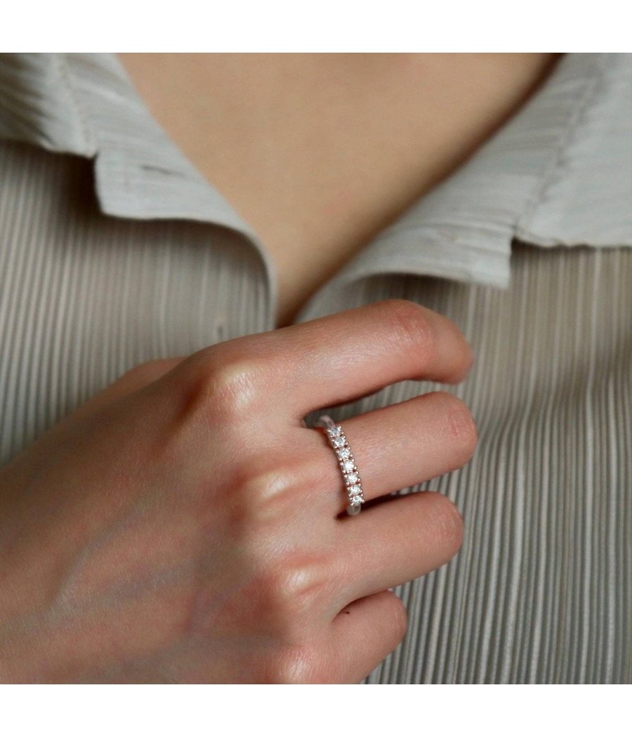 Bague d'anniversaire délicate à demi-éternité 0004R