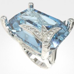 Luxurious Δαχτυλίδι Με Blue Topaz Και Διαμάντια 0662L