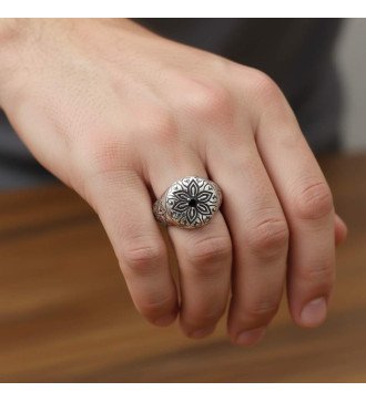 Bague vintage gravée pour homme 0024