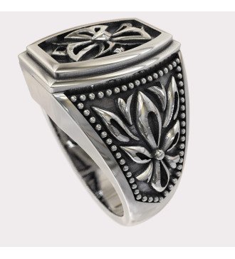 Christian Men's Chevalier Ring With Cross 0010