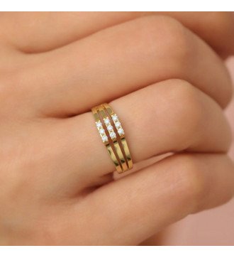 Bague féminine en or jaune 9 caras avec 9 pierres de zircone