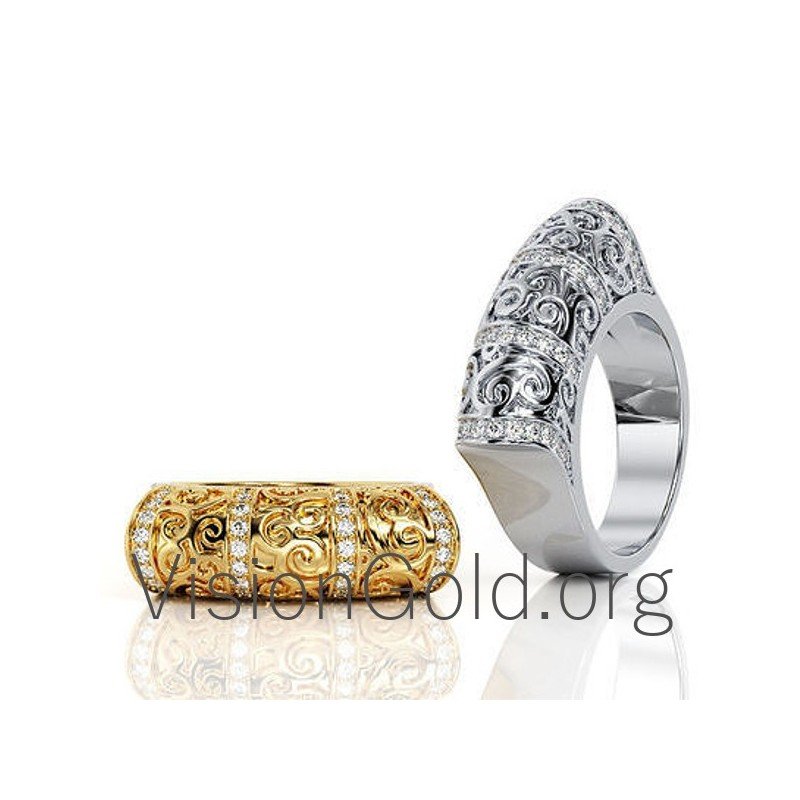 Модное женское кольцо с бриллиантами