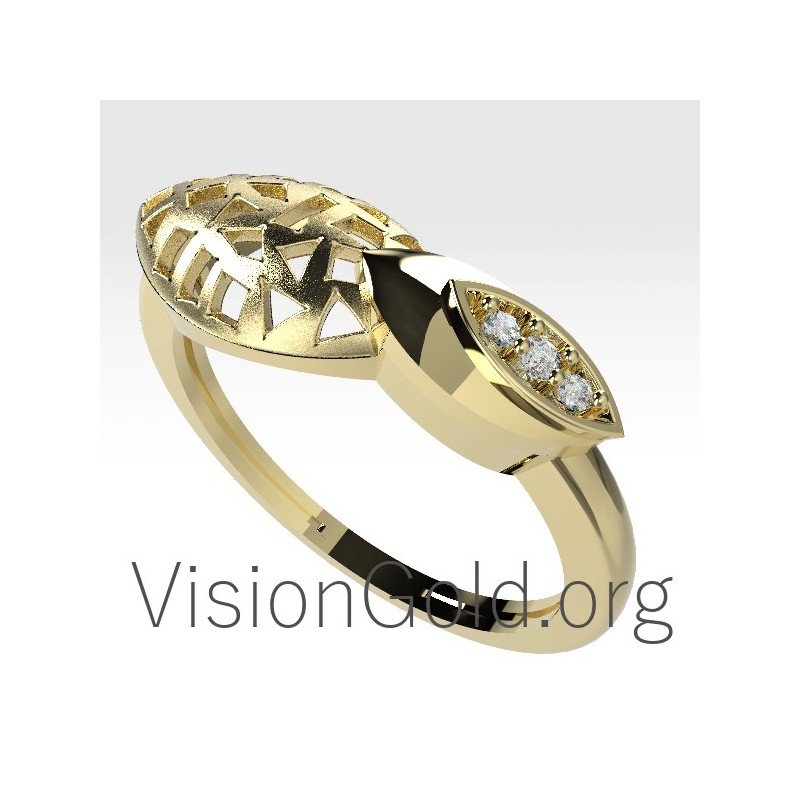 Золотое кольцо с узорами и бриллиантами 0670