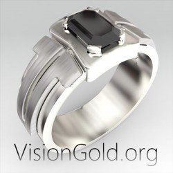 Мужское серебряное кольцо с черным камнем в минималистичном дизайне