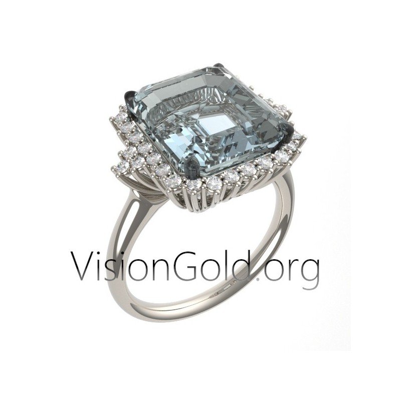 Classic Ring With Aquamarine Emerald Cut And Diamonds On Offer