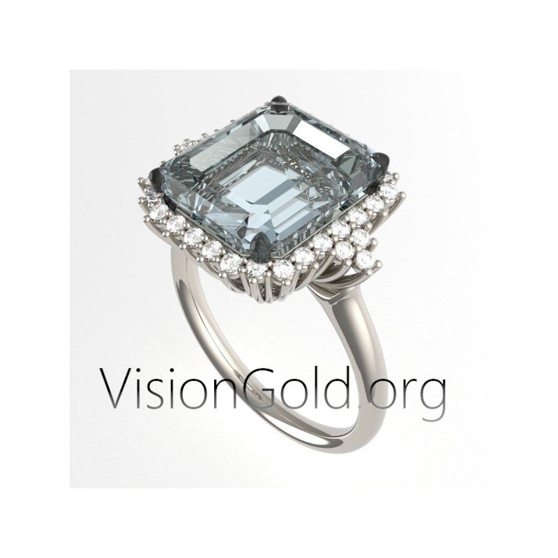 Classic Ring With Aquamarine Emerald Cut And Diamonds On Offer