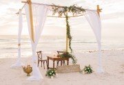  Ways to propose a wedding with a single stone on the beach